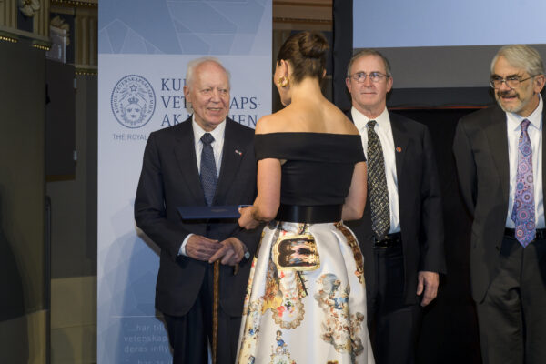 Enrico Bombieri receives the Crafoord Prize from the hands of H.R.H Crown Princess Victoria of Sweden. Photo: Kennet Ruona.