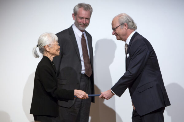 Tomoko Ohta receives the Crafoord Prize from the hands of His Majesty the King of Sweden, at the Prize Award Ceremony 6 May 2015. Photo: Markus Marcetic, the Royal Swedish Academy of Sciences.