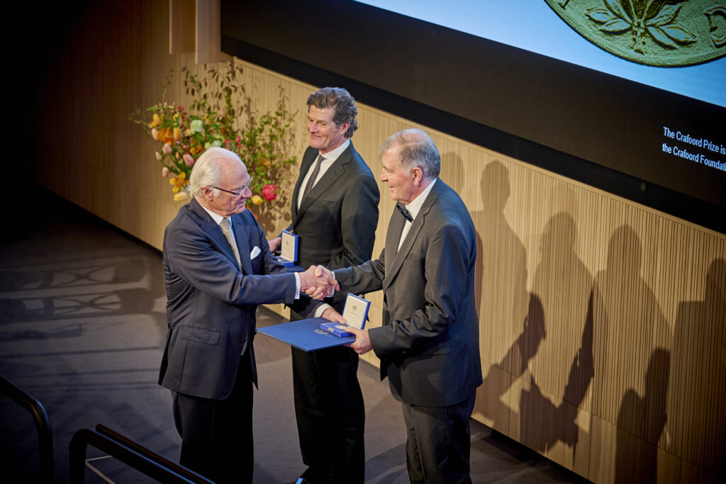 David Nemazee receives the Crafoord Prize from the hands of HM King Carl XVI Gustaf of Sweden. Photo: Patrik Lundin. David Nemazee receives the Crafoord Prize from the hands of HM King Carl XVI Gustaf of Sweden
